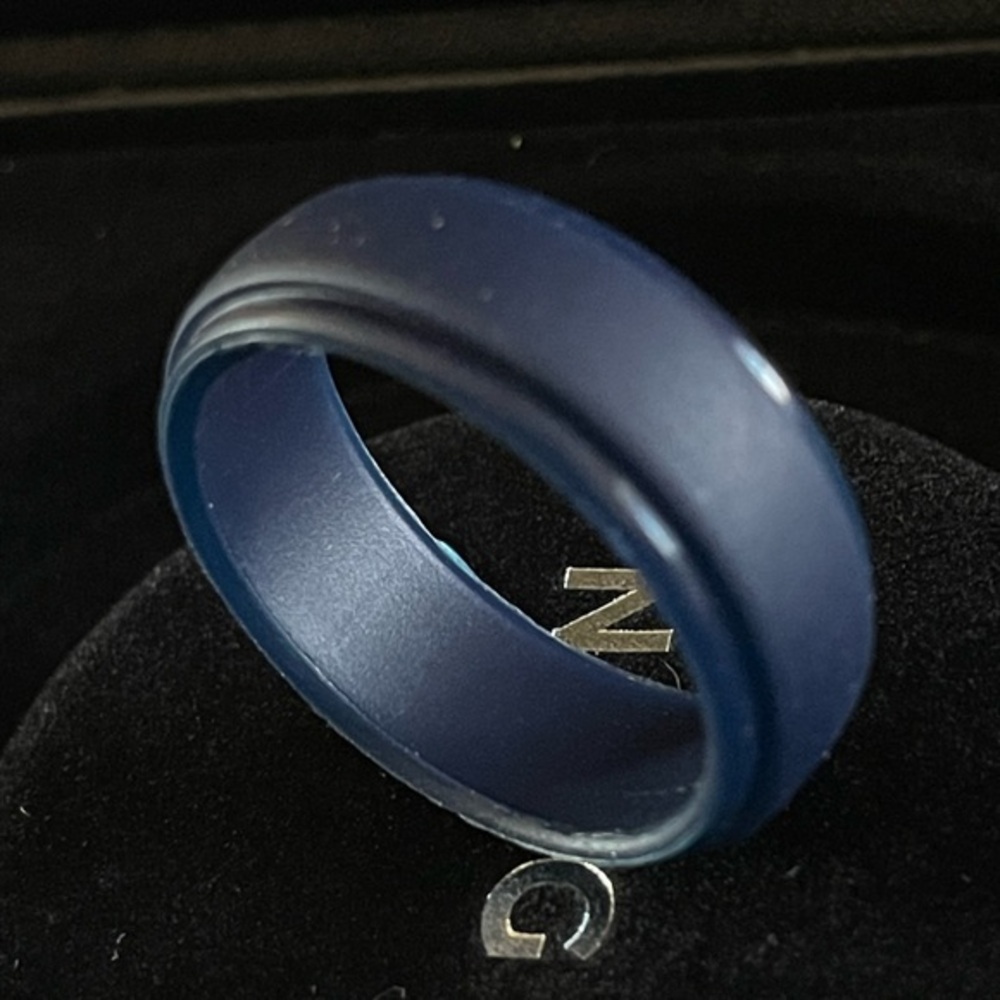 NEW Men’s Navy Lightweight Silicone Universal Ring (Multiple Sizes)